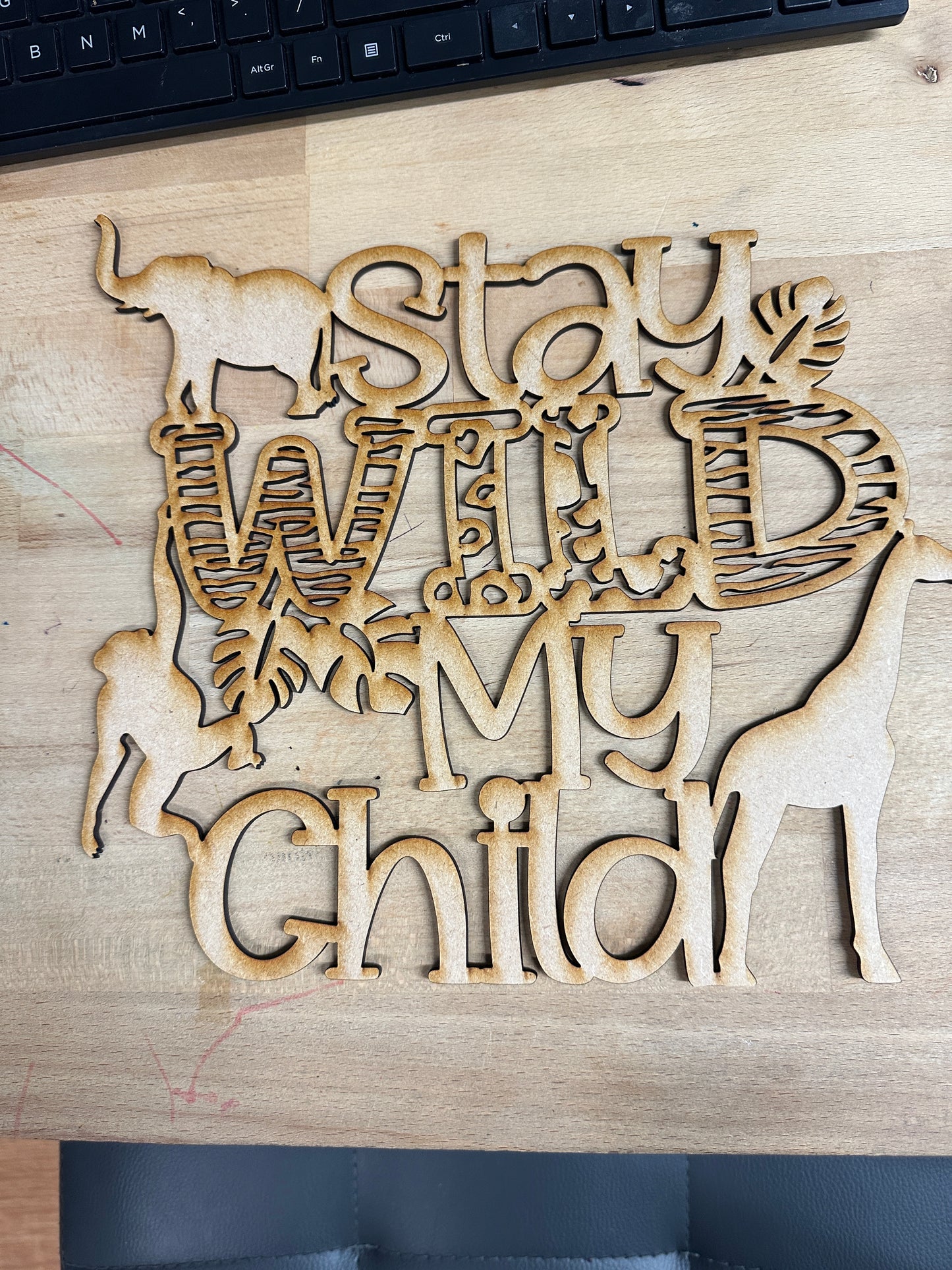 Children's bedroom wall sign/plaque "stay wild my child" with animals theme - Wood